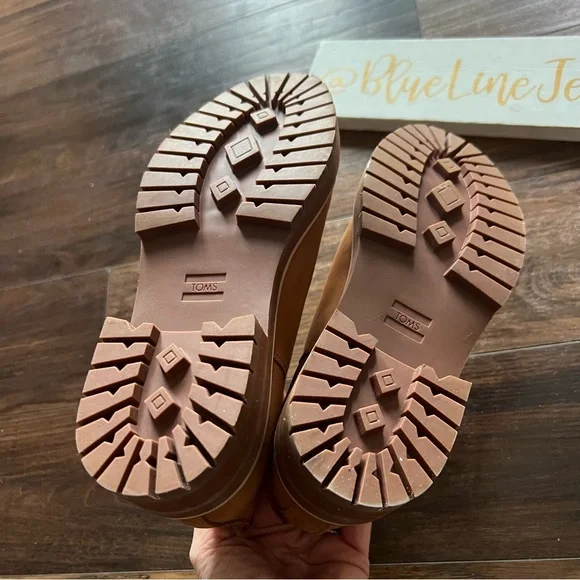 Tom’s Boots NWOT - Picture 7 of 9